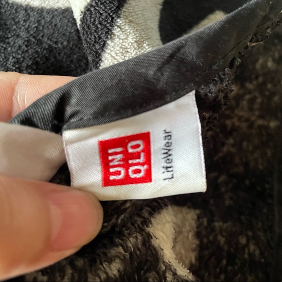 Uniqlo baby fleece blanket ! Used condition 10:10 - Picture 3 of 3